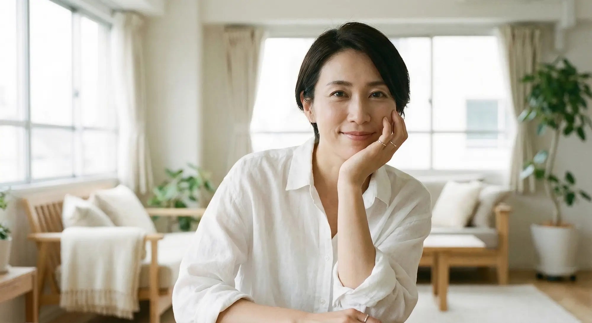 【保存版】小指から魅せる、大人のピンキーリング。意味・サイズ選び・最旬コーデまで徹底解説