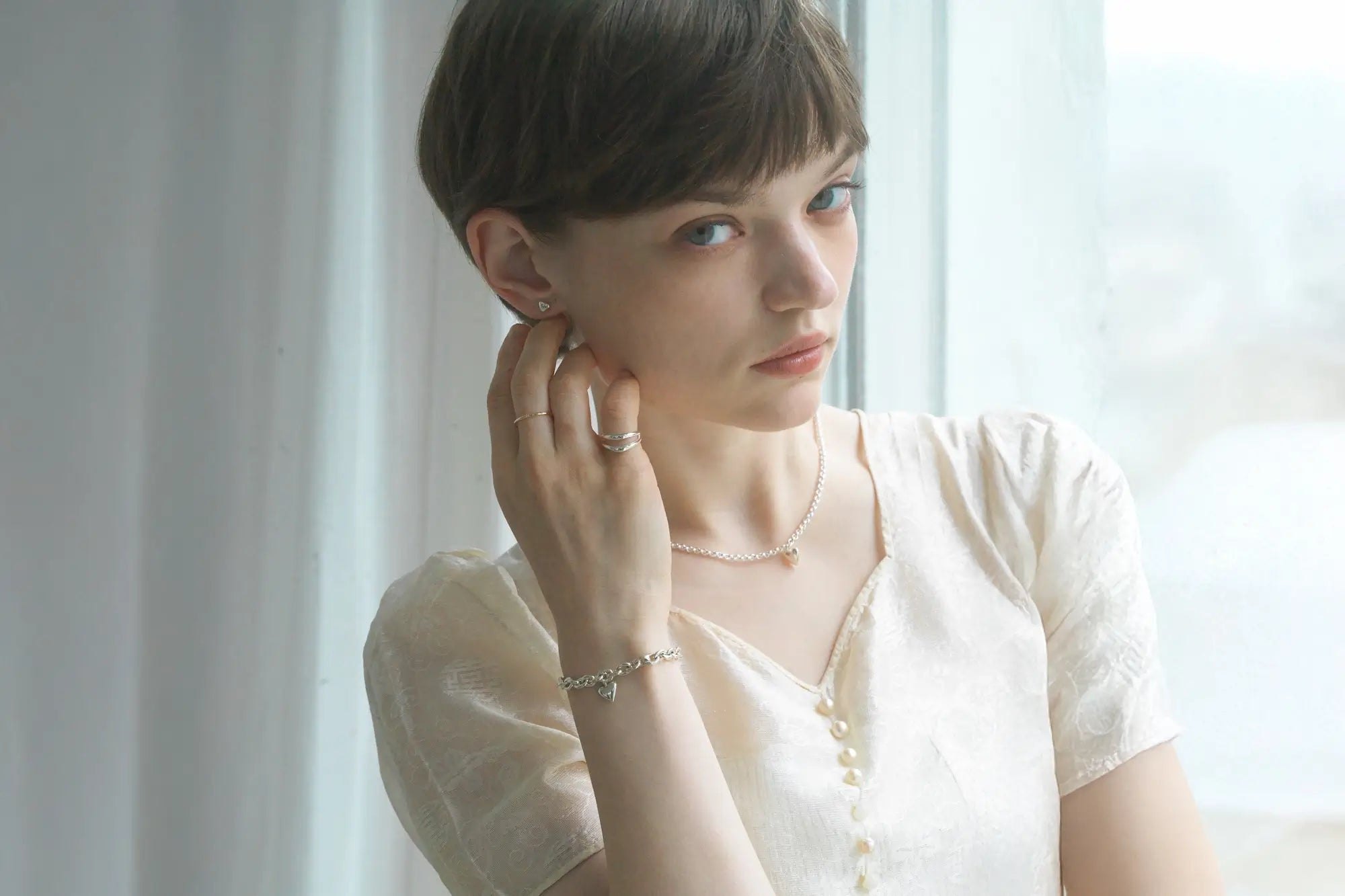 ネックレスの長さで劇的変化 | 失敗しない選び方を骨格・服装別に徹底解説