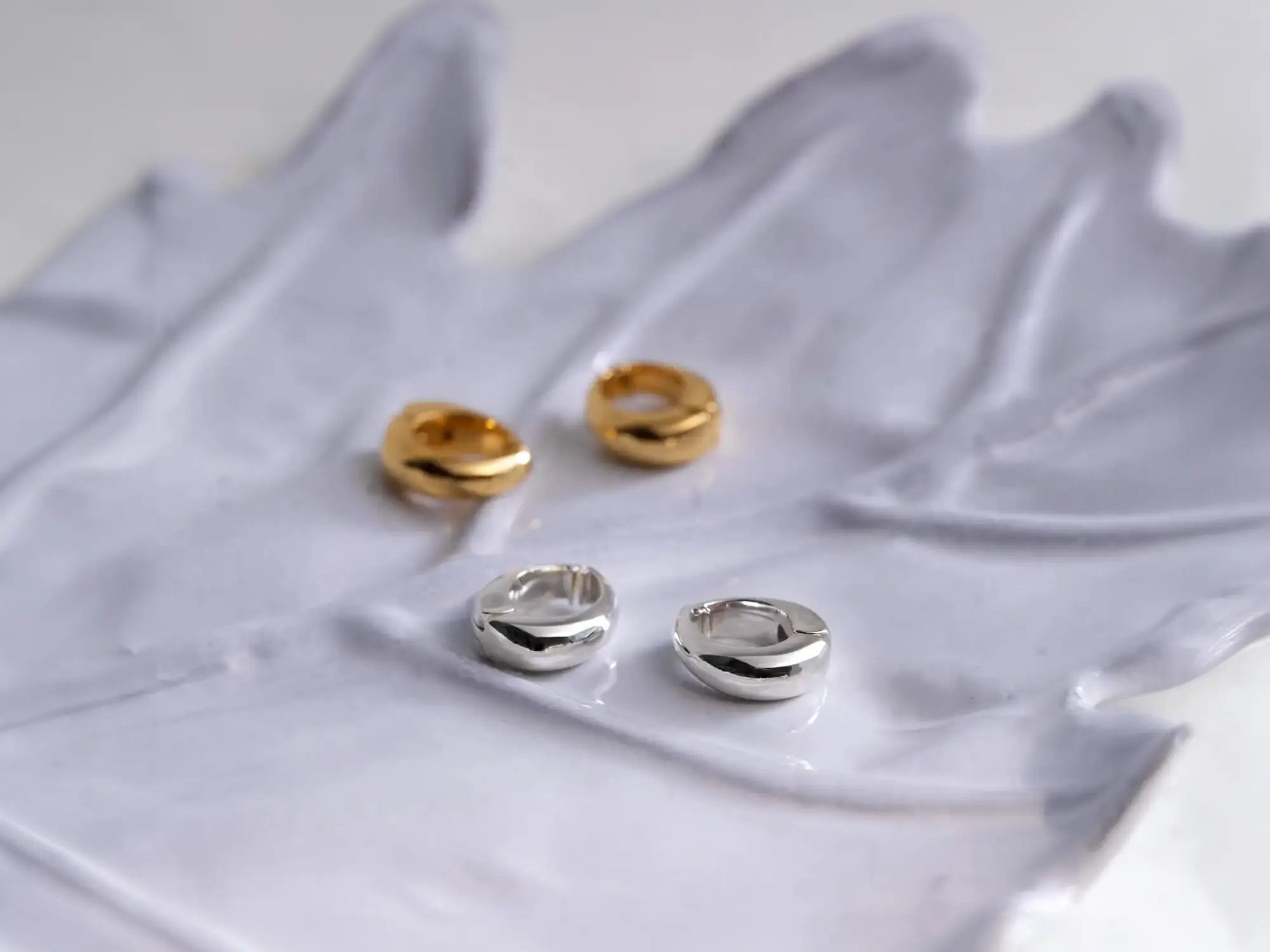 イヤリングでピアス見えする方法完全ガイド2026|穴なしでも垢抜ける、選び方と付け方のすべて