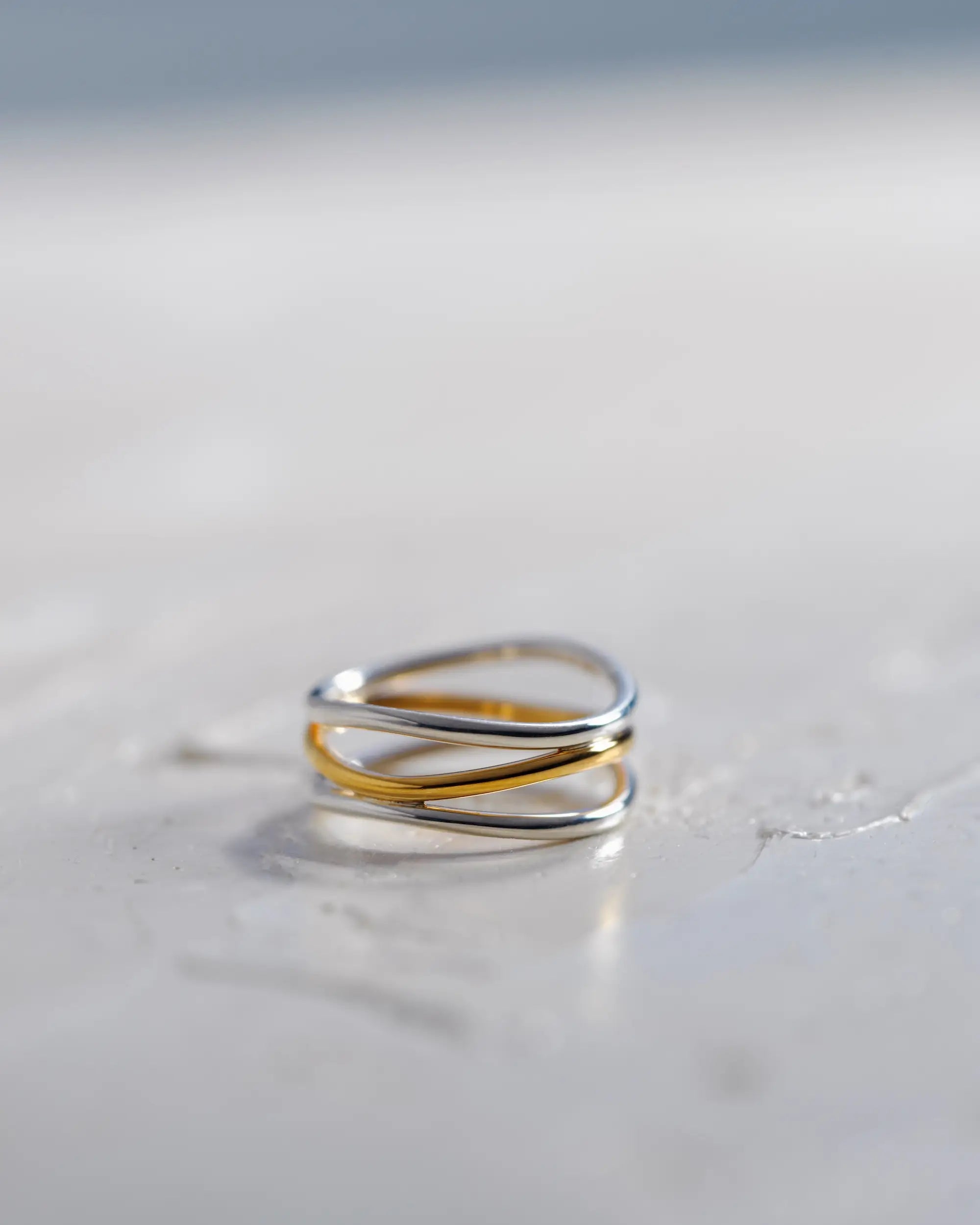 バイカラー 3ロウウェーブリング K18コーティング シルバー925製 指輪 メンズ レディース ペアリングにも人気