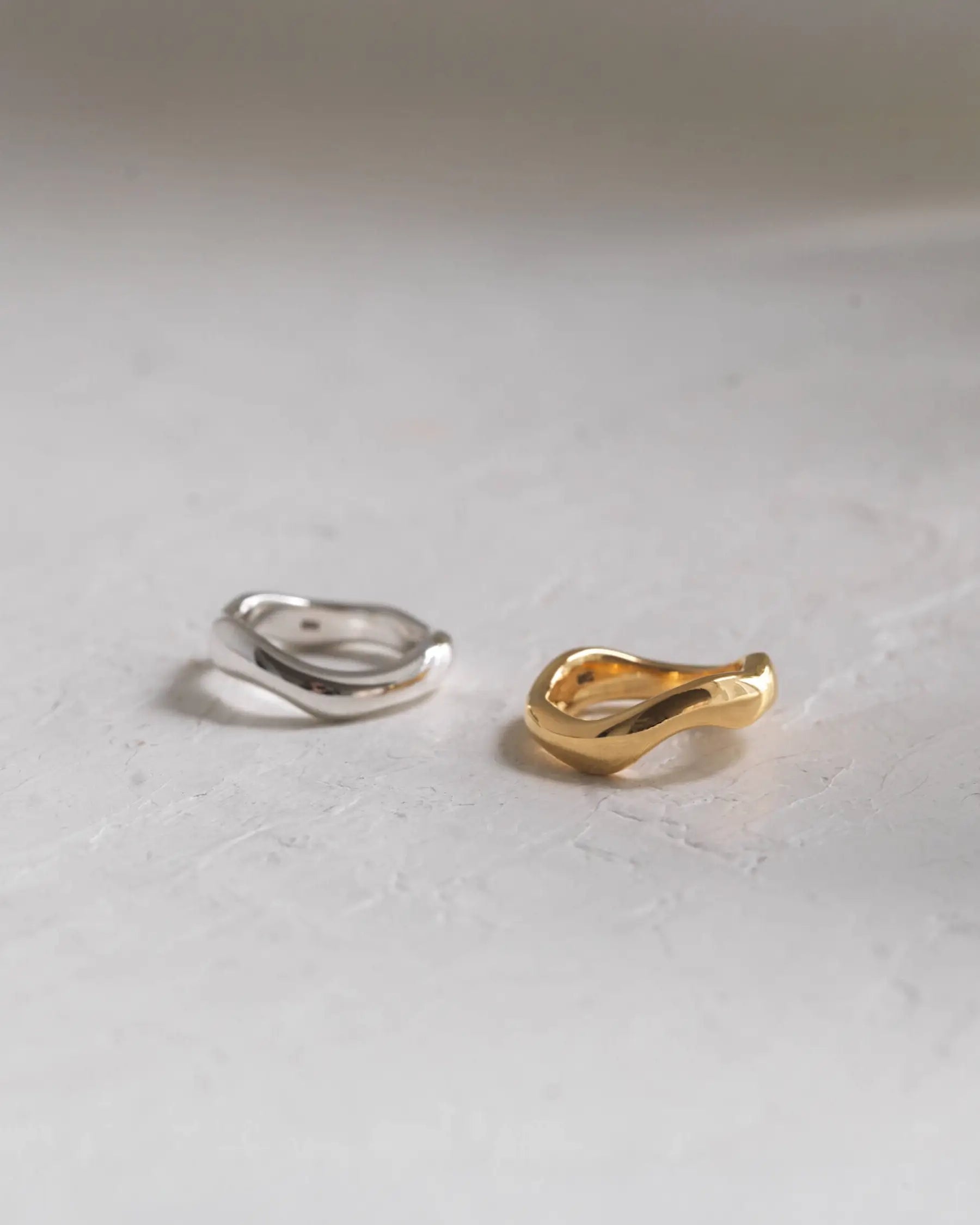 ボールドウェーブリング 全体 | 7号から15号まで展開するユニセックスリング