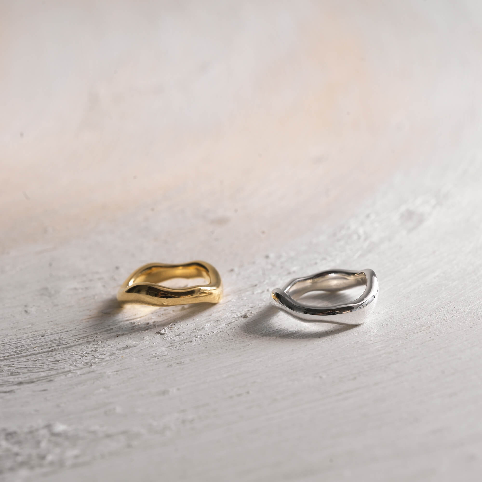 ボールドウェーブリング 指輪 おしゃれ 人差し指 人気 シンプル つけっぱなし 錆びない シルバー925 18金 K18コーティング メンズ レディース ペア リング シルバーアクセサリーブランド 重ね付け