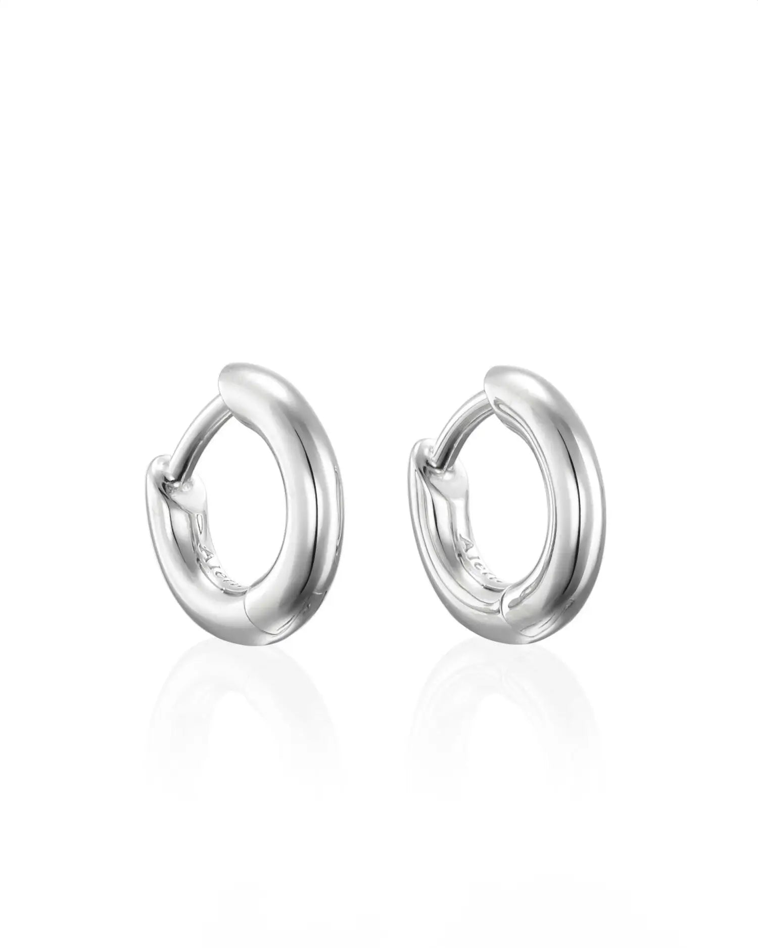 クラシックフープピアス XS シルバー ペア | キャッチレスで引っかからない中折れデザインのフープピアス