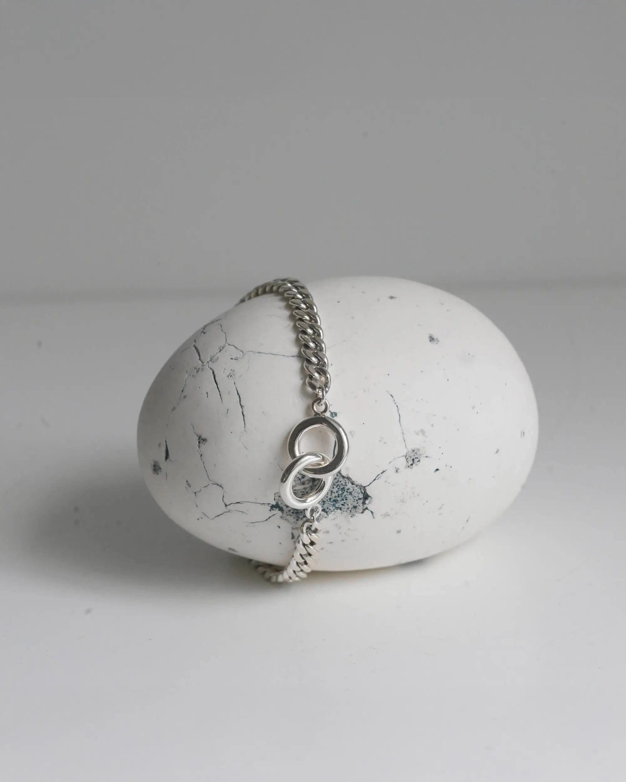 【極美品】Aletta シルバー チェーンブレスレット zoe-chain-bracelet-07.webp?v=