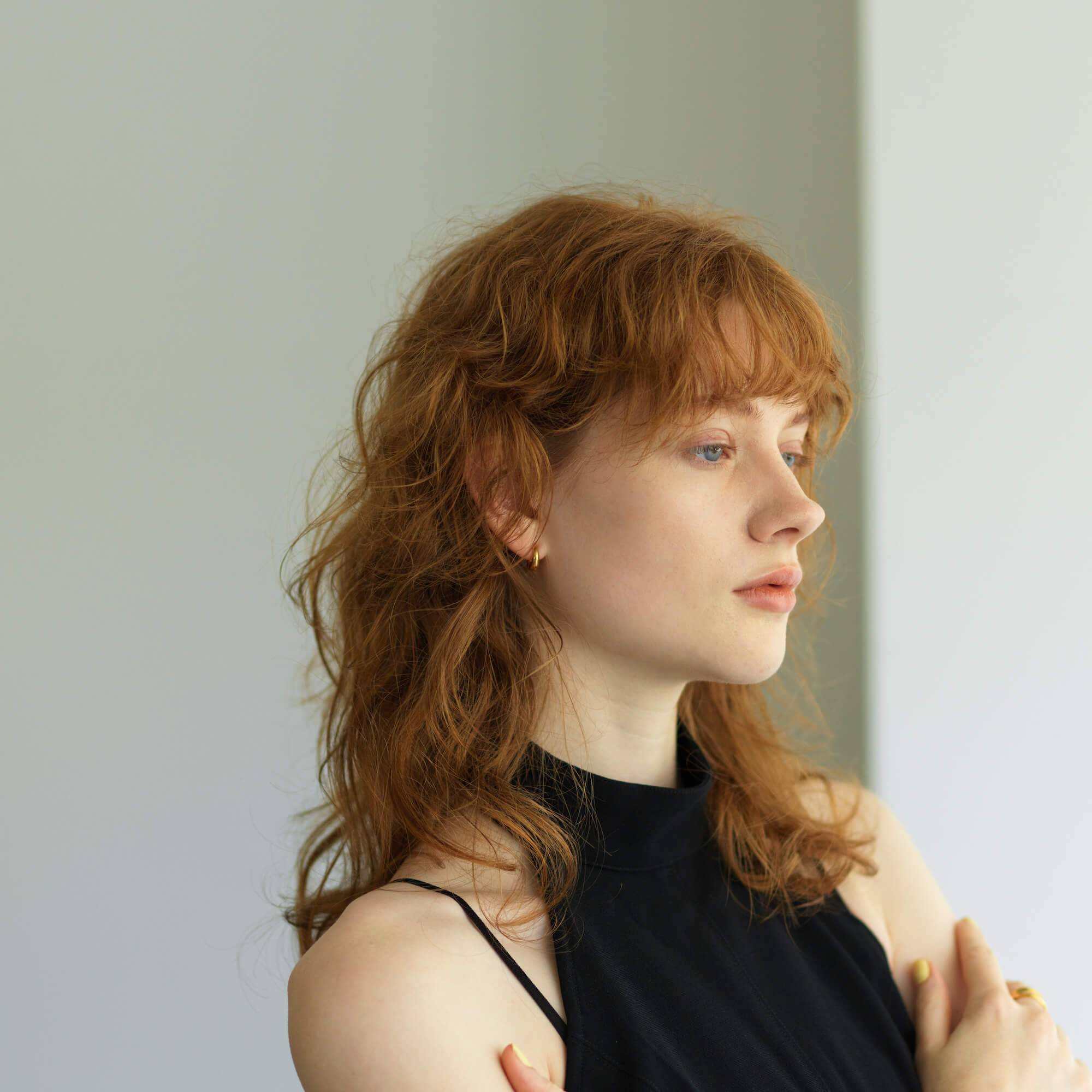 ヒンジドフープイヤリング S ゴールド 耳元 | 重ね付けコーデにも最適な2way仕様のシルバーアクセ