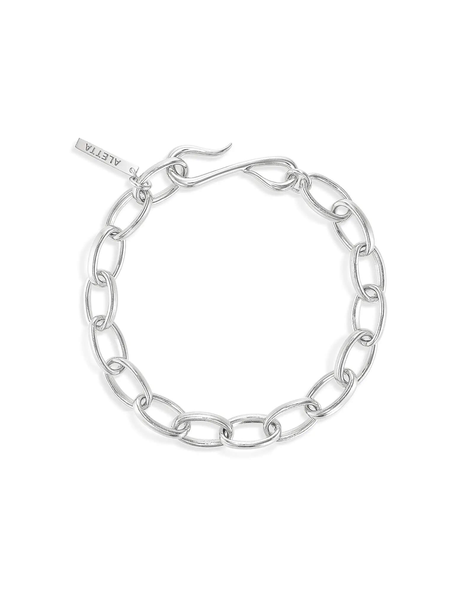 オーバルチェーンブレスレット シルバー 全体 | S/Mの2サイズ展開でペアでも楽しめるユニセックス仕様