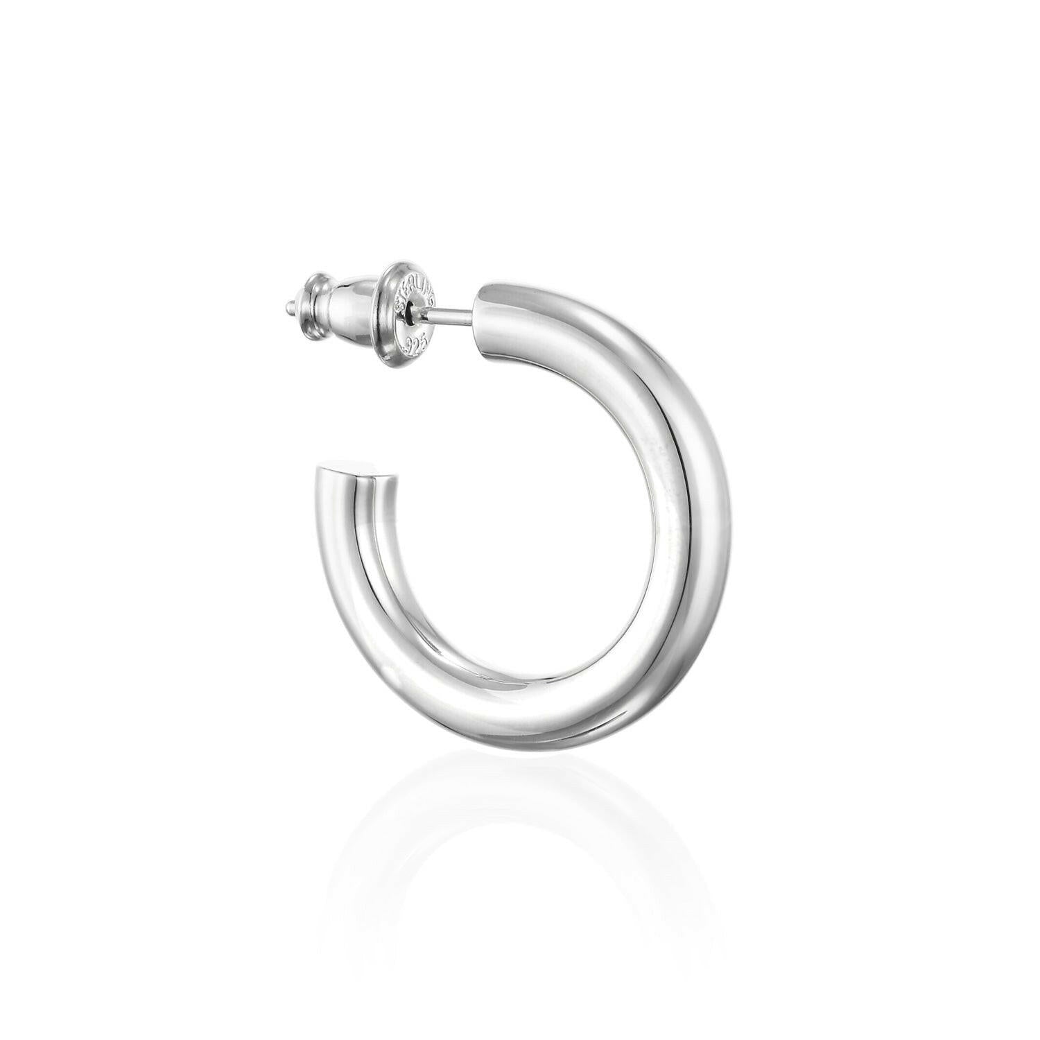 オーバルフープピアス M シルバー 片耳 | クールな印象を与えるスターリングシルバーシングルピアス