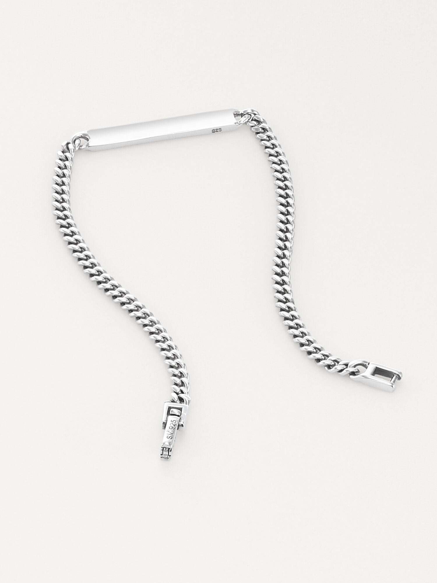 プレートチェーンブレスレット シルバー 留め具 | デザインと一体化したこだわりのオリジナルフックパーツ