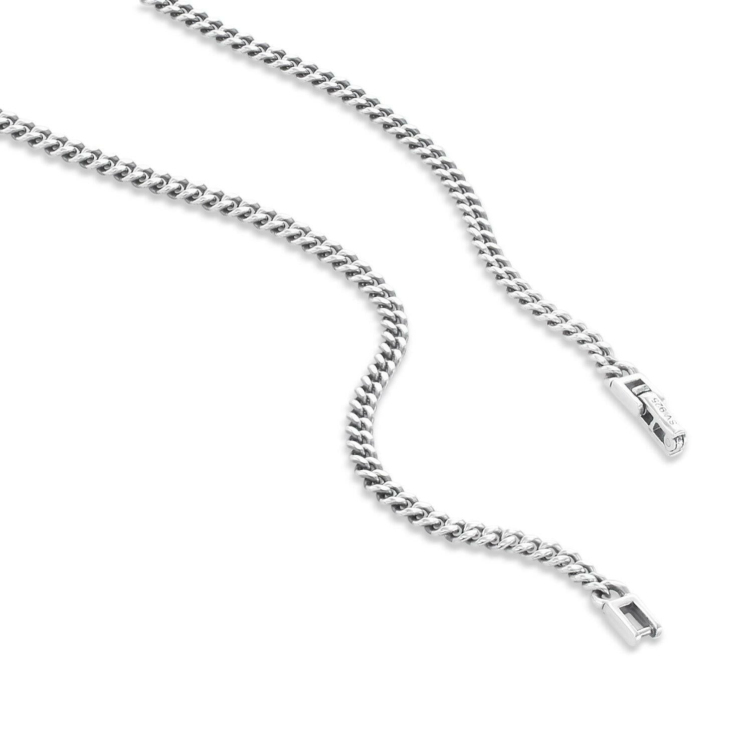 プレートチェーンネックレス 留め具 | オリジナルデザインのエンドパーツがさりげないこだわり