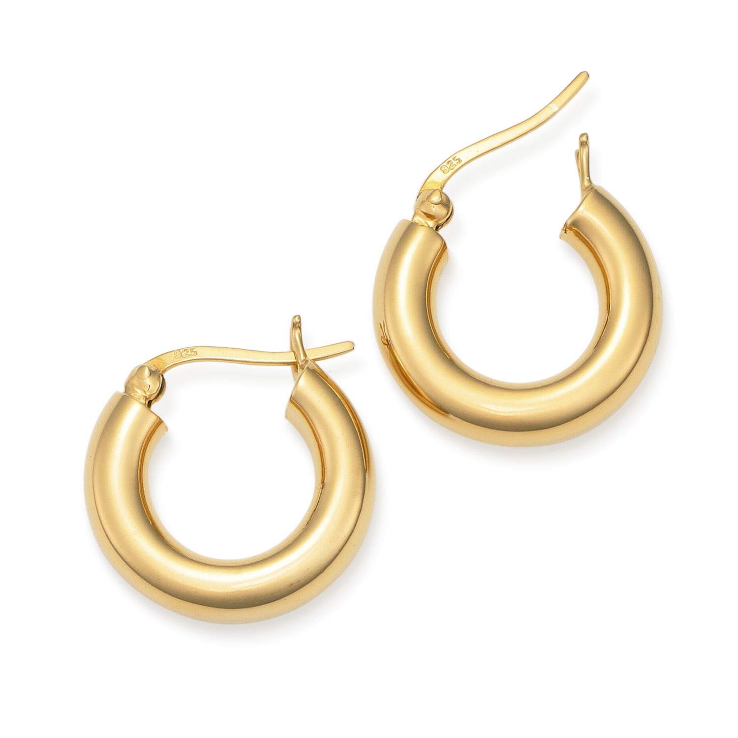 プランプフープピアス ゴールド 側面 | 厚みのあるぷっくりとした形状が特徴のスタッドピアス