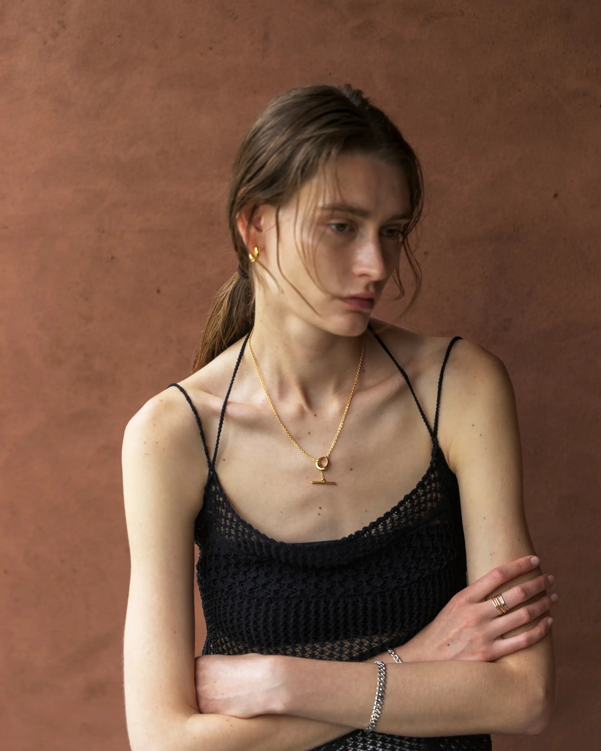 リアムチェーンブレスレット 着用 | シンプルなスタイルを格上げするボリューム感のあるシルバーブレス