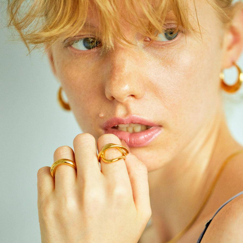 スムースカーブリング 指輪 おしゃれ 人差し指 人気 シンプル つけっぱなし 錆びない シルバー925 18金 K18コーティング メンズ レディース ペア リング シルバーアクセサリーブランド 重ね付け