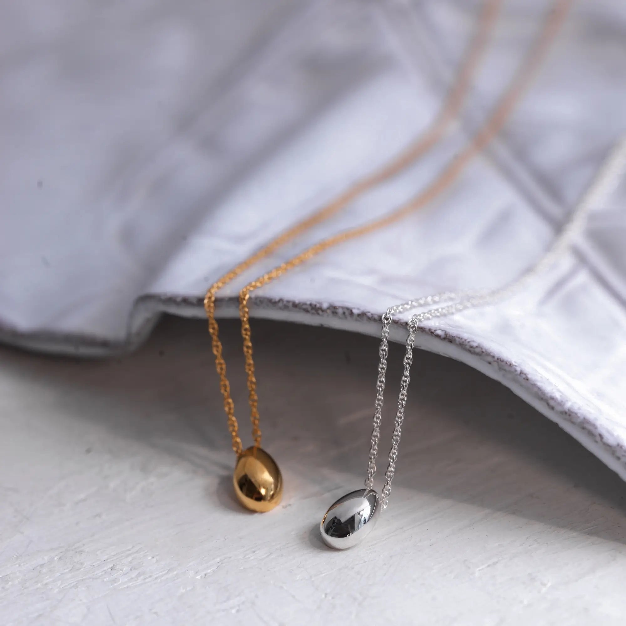 ティアドロップネックレス ペア | つけっぱなしOKな金属アレルギー対応のシルバー925素材