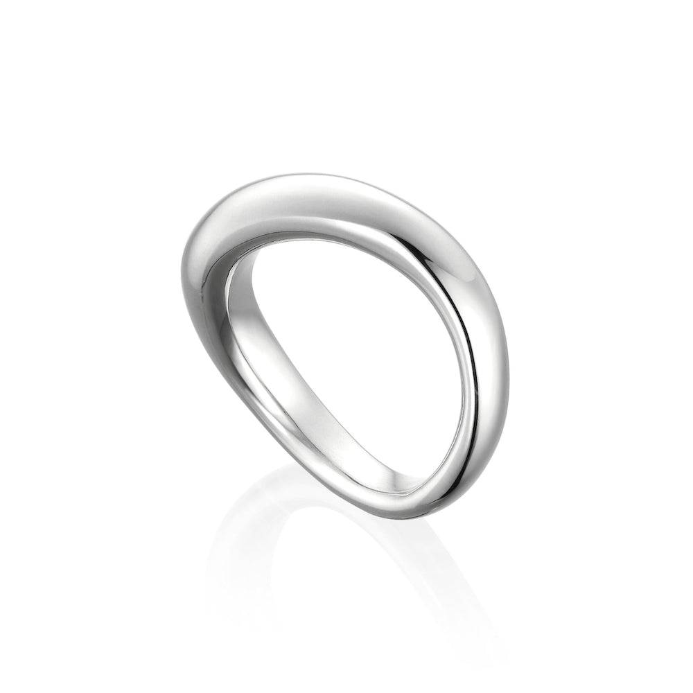 Smooth curve ring | Aletta Jewelry