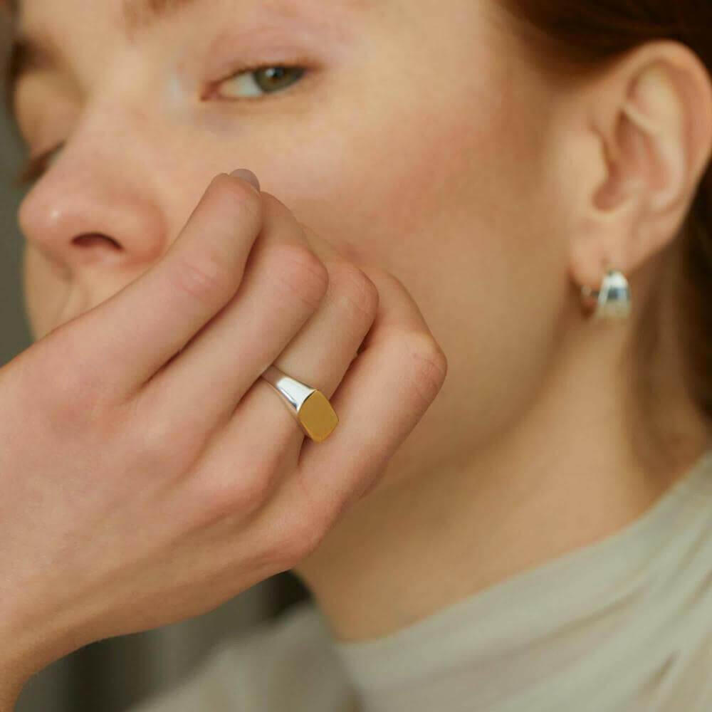 18金K18コーティング×シルバー925のオーバルリング。錆びない素材でつけっぱなしOK。メンズ・レディース兼用ペアリング。