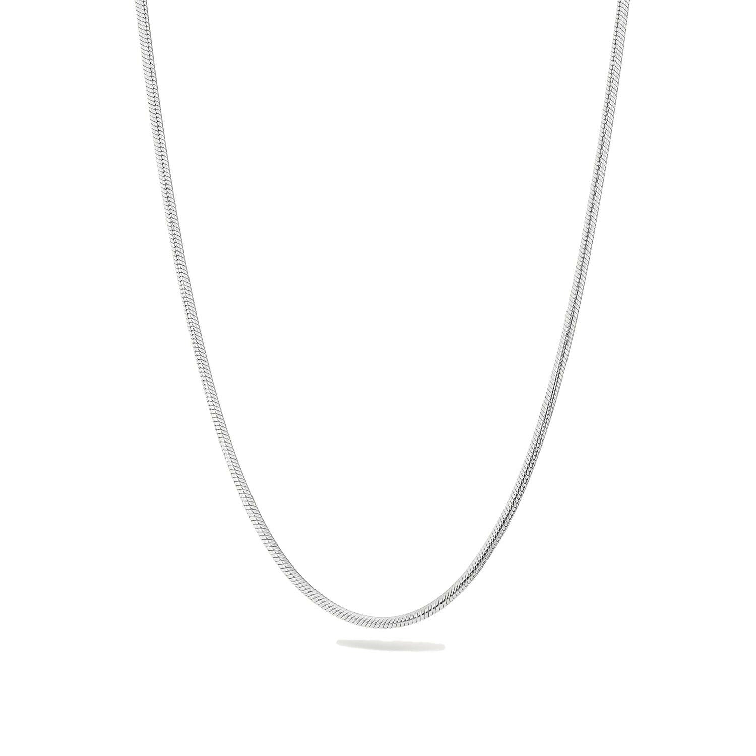 ラウンドスネークネックレス シルバー925 置き画 | 継ぎ目のない滑らかな円形チェーンの全体像