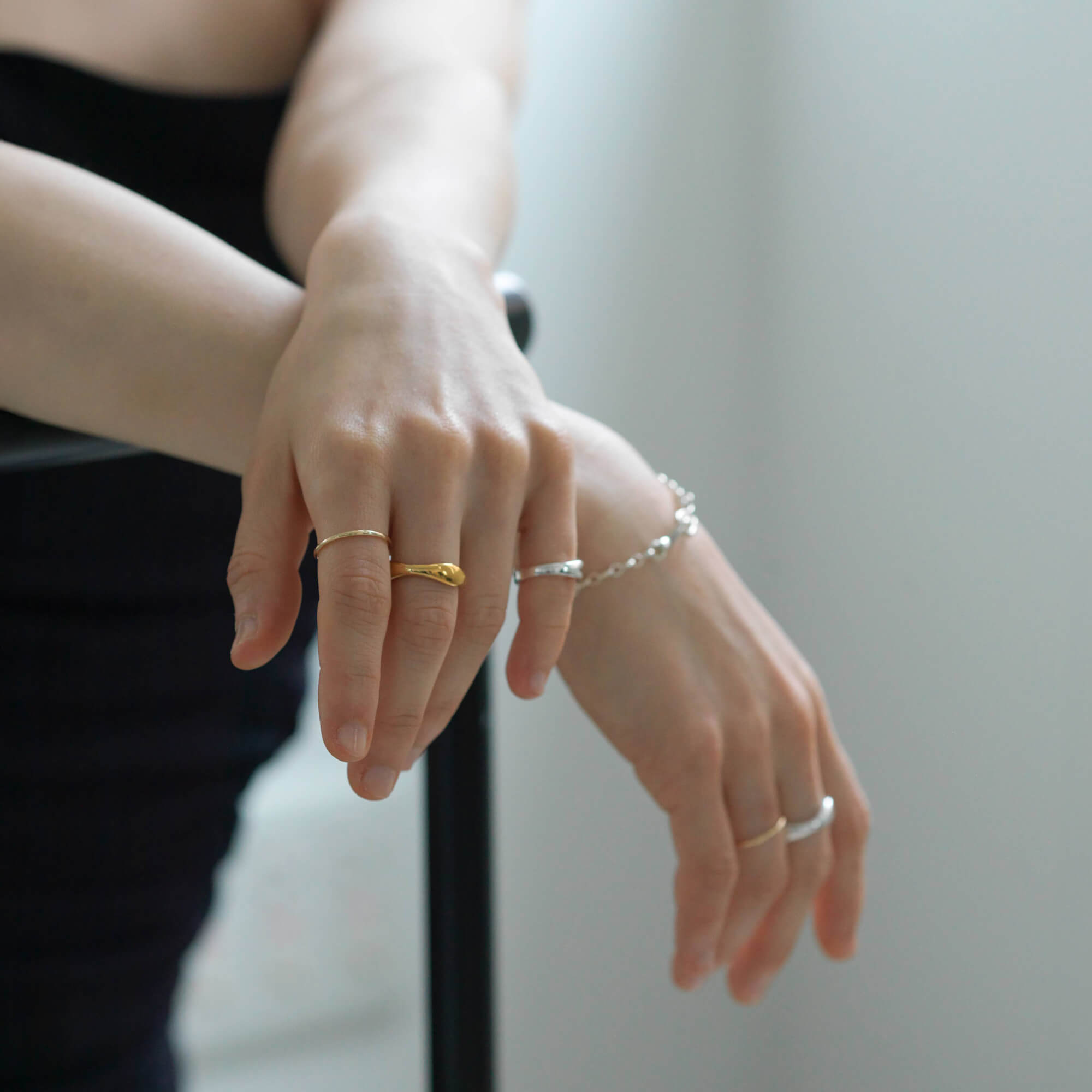 指輪のつける位置で変わる｜おしゃれに魅せるリングコーディネート
