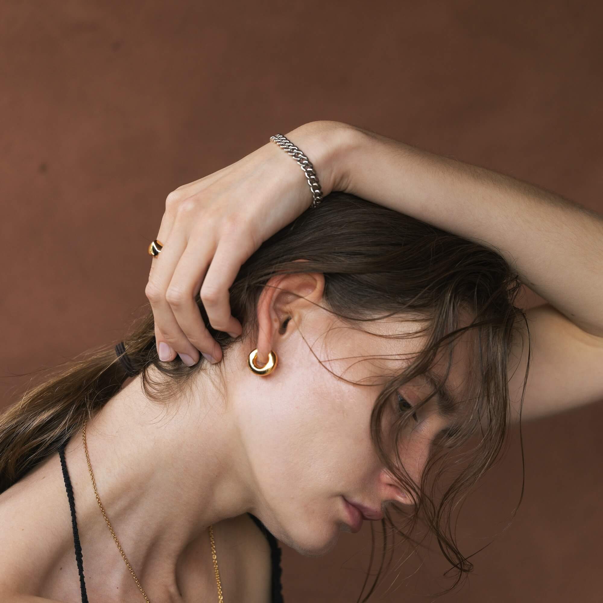 ピアス位置で魅せる｜痛みゼロの開け方から最旬のおしゃれを楽しむための人気ピアスガイド