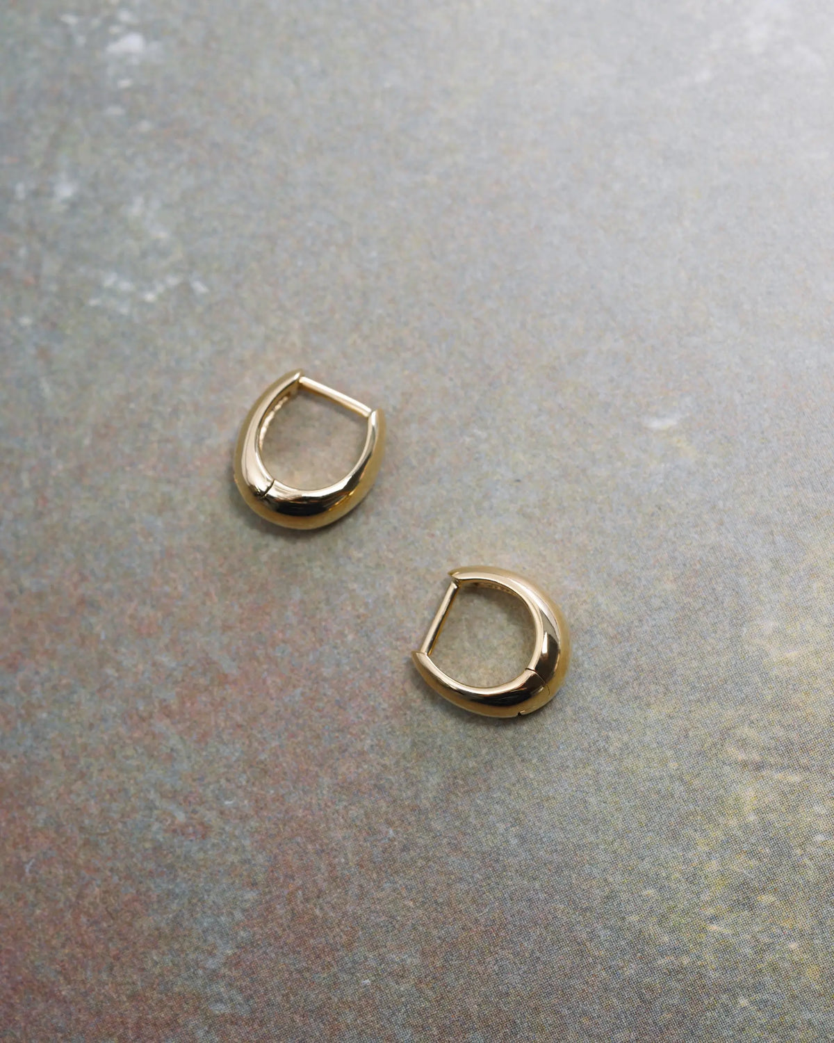 女性が喜ぶピアスのプレゼント完全ガイド 2026 | Aletta Jewelry