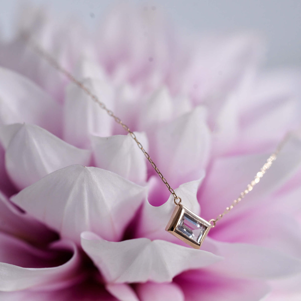 10k-gold-baguette-cut-necklace 