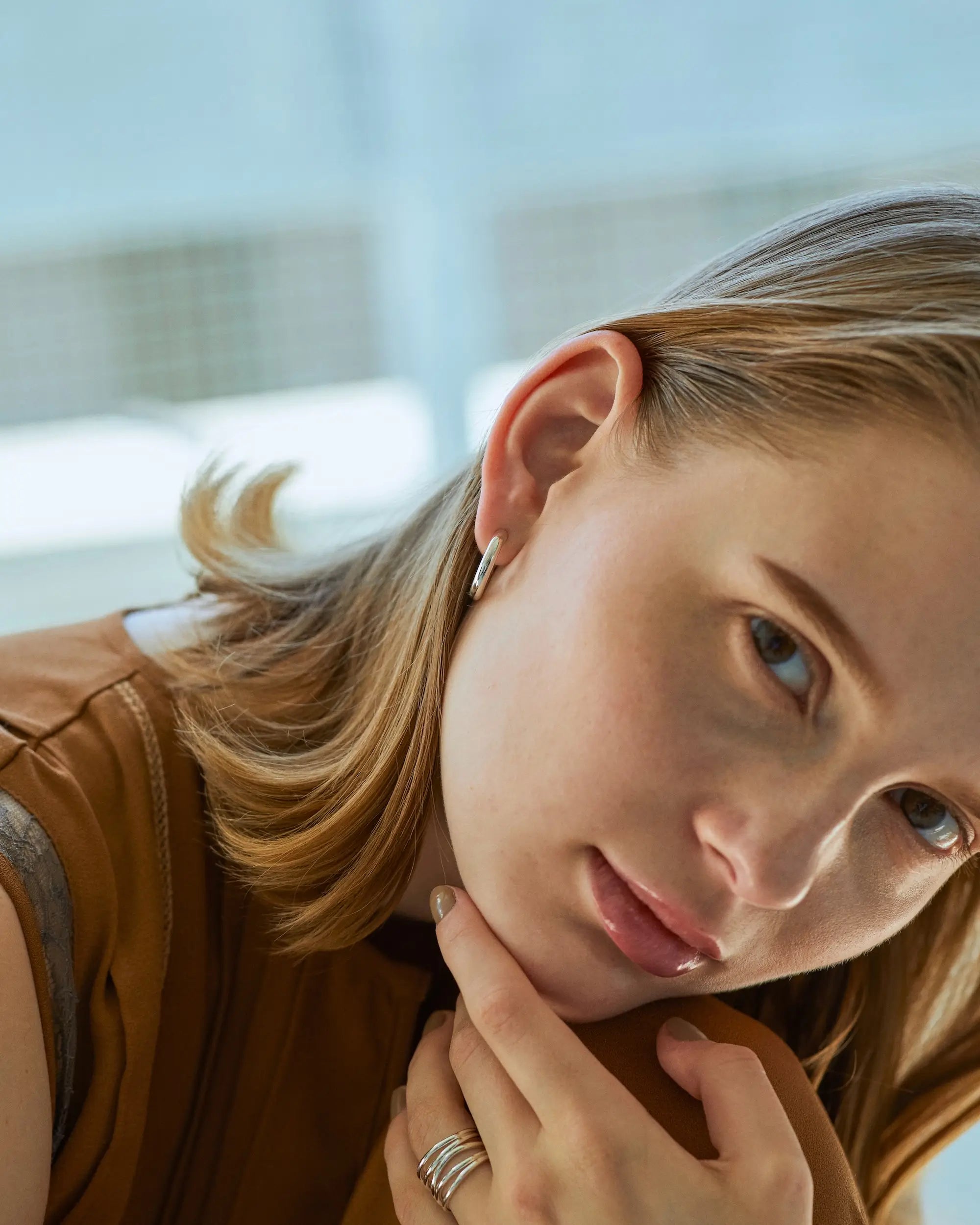 5ロウウェーブリング シルバー925 横顔 | モードな装いにマッチする立体的なワイドリング