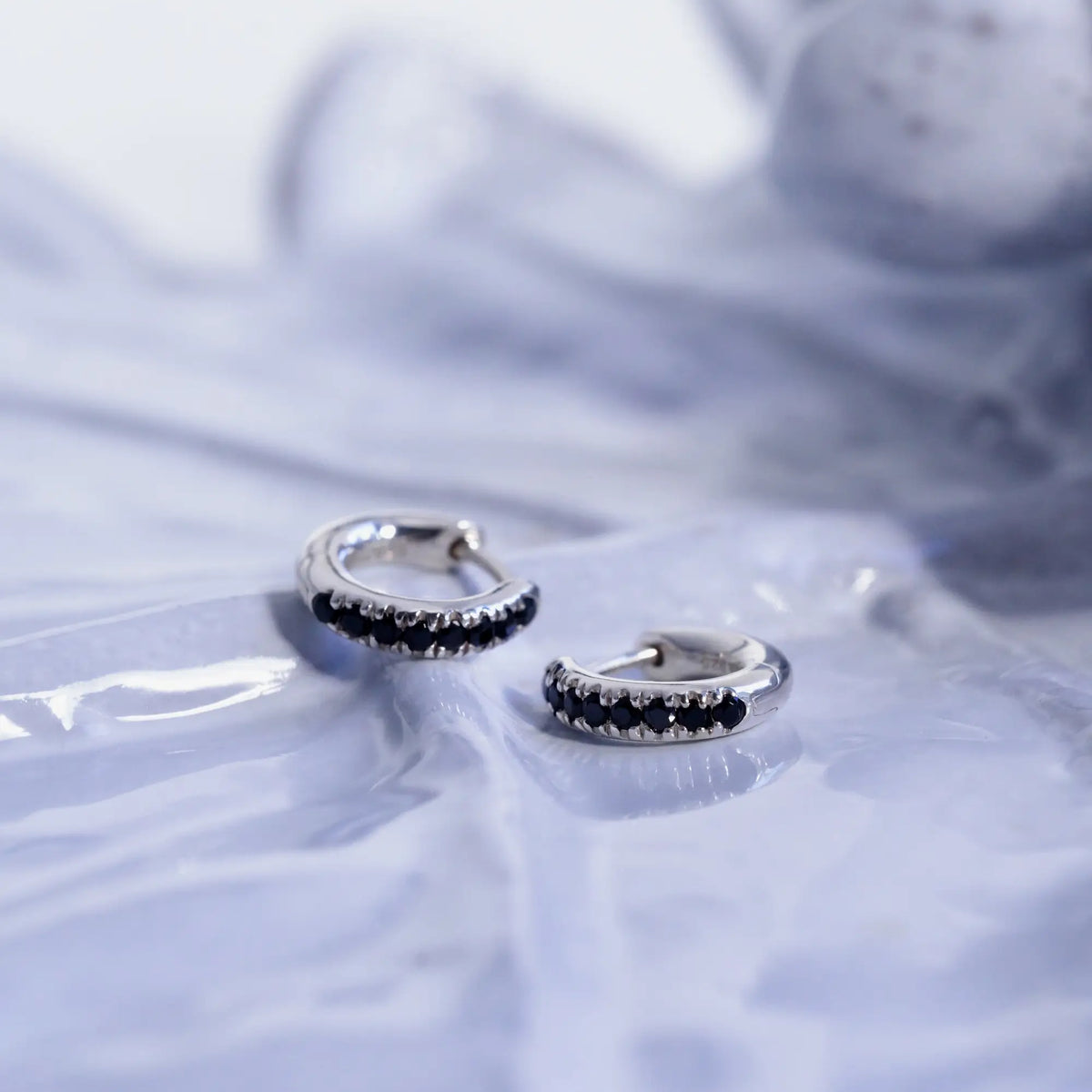 abyss-hoop-pierce-01.webp?crop