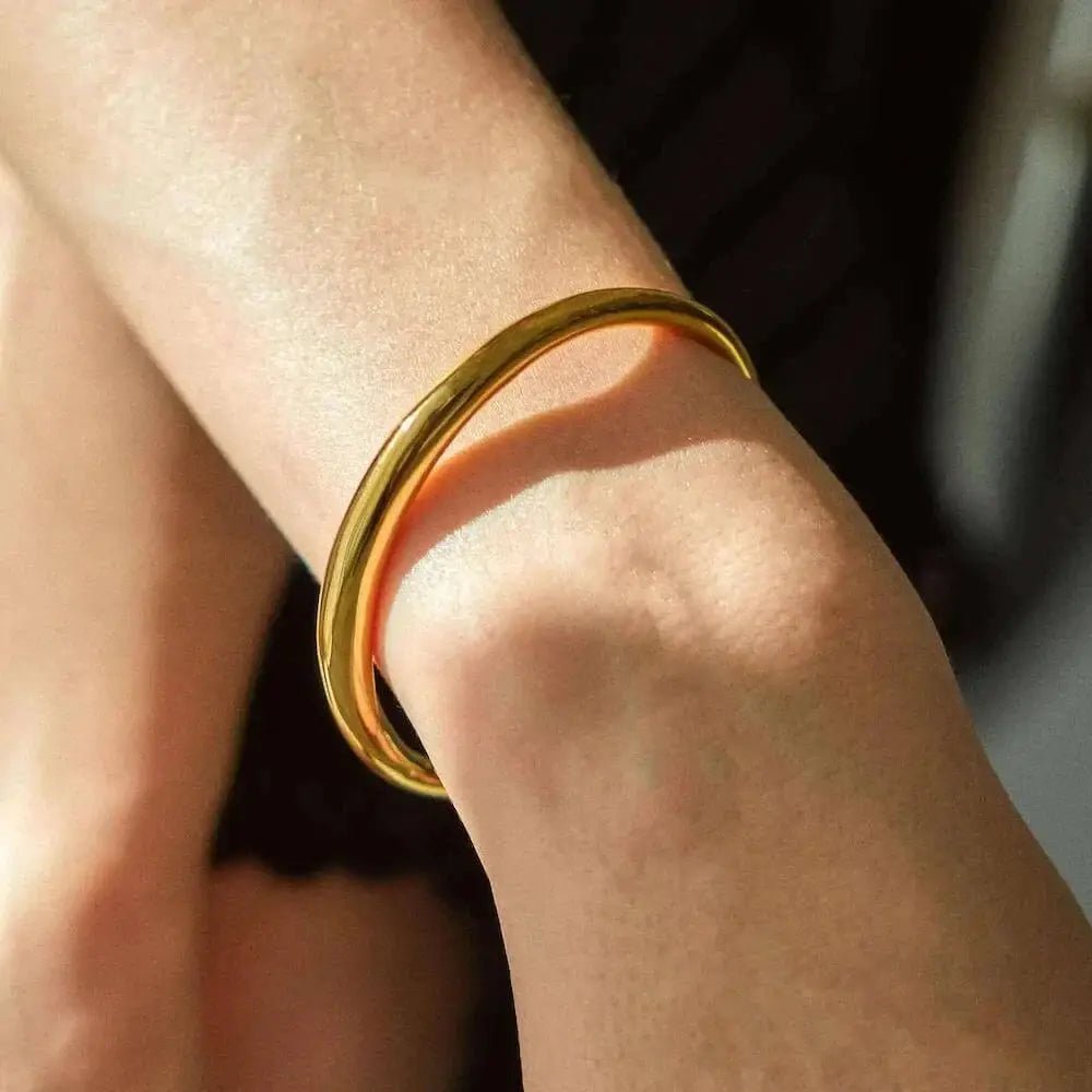 アストルバングル | シルバー・ゴールドアクセサリーブランド アストルバングル | シルバー・ゴールドアクセサリーブランド