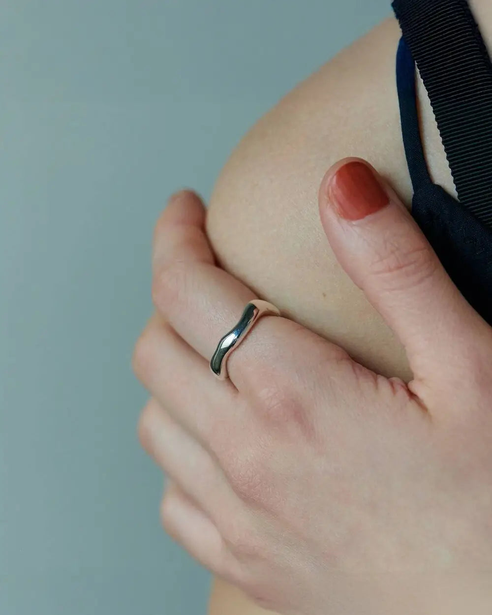 ボールドウェーブリング ゴールド・シルバー 重ね付け | ペアリングとしてもおすすめのシンプルな曲線リング