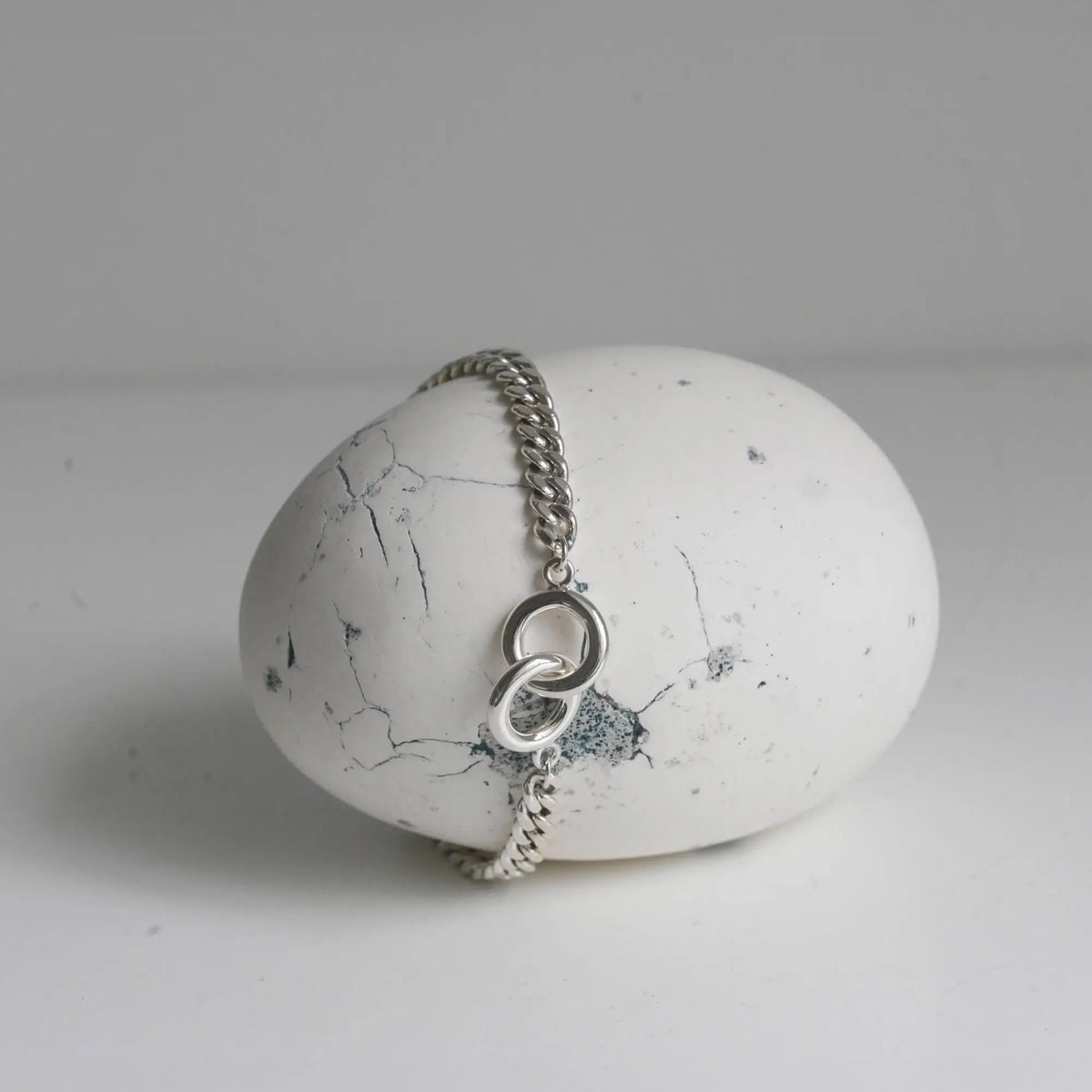 ダブルリングチェーンブレスレット | 絆を象徴するシルバー925ペア