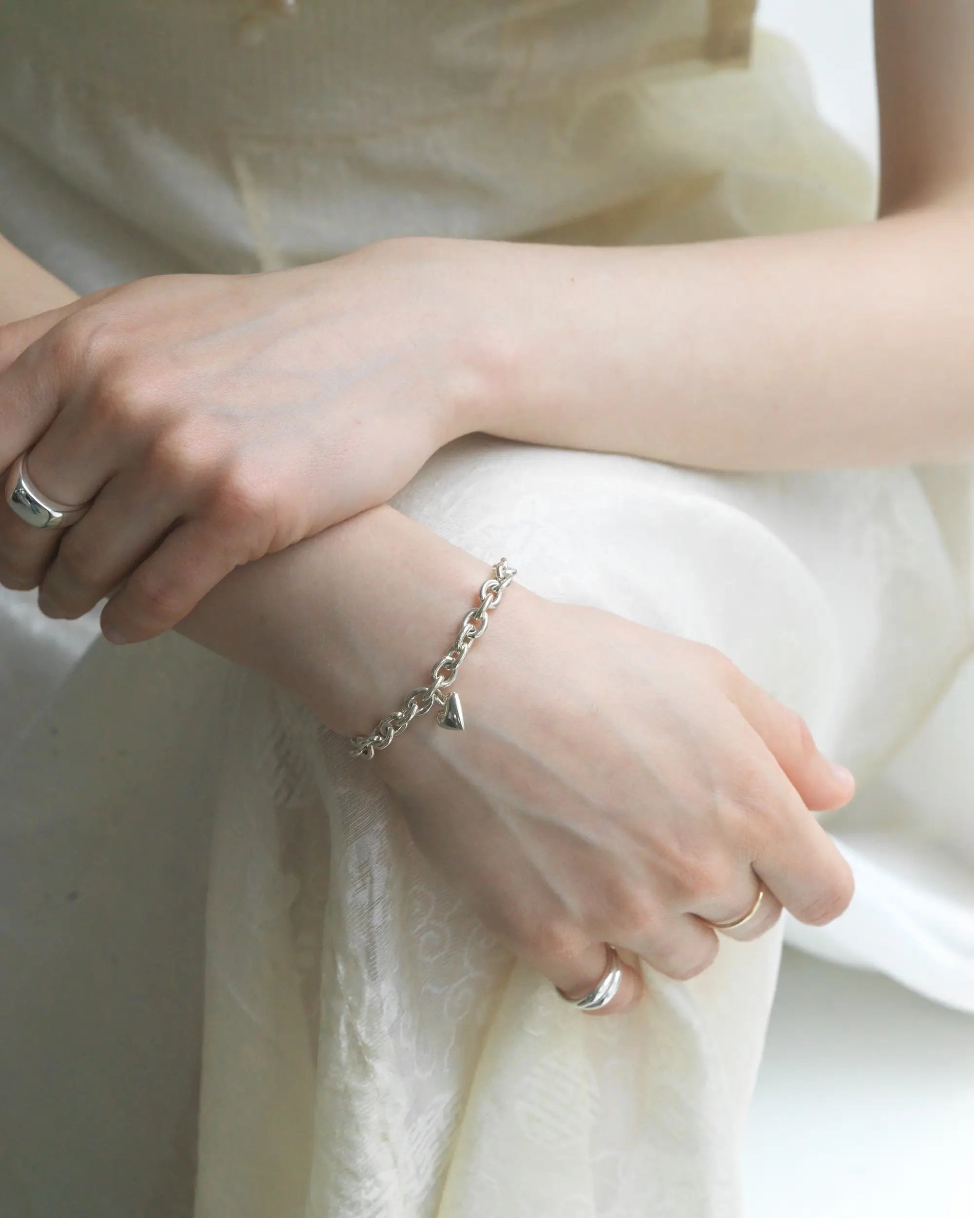 オープンハートブレスレット