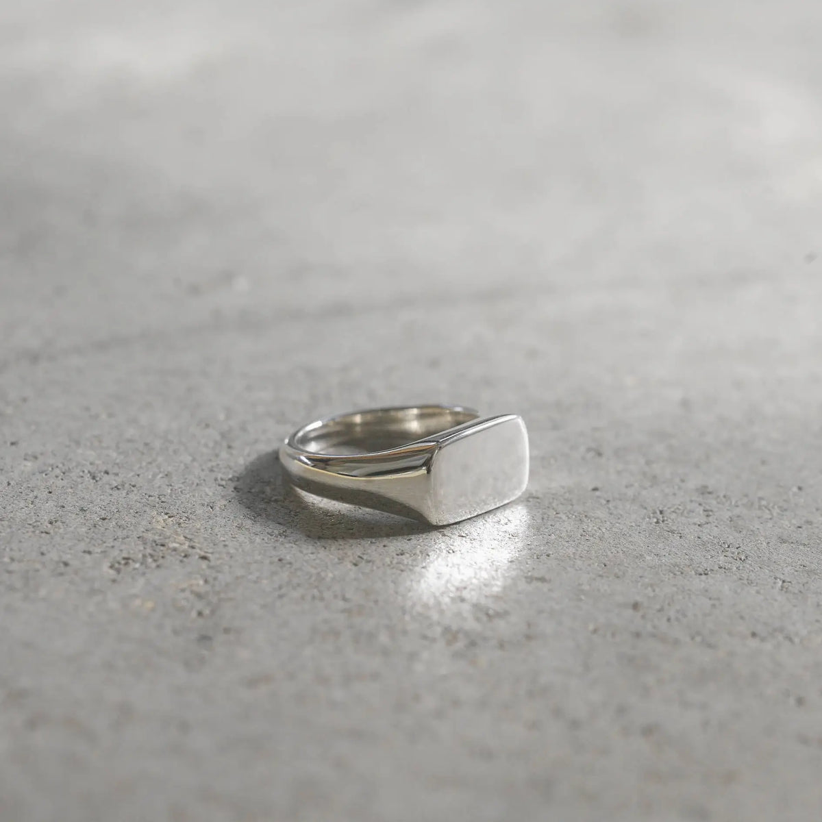 オーバルリング | モダンな印台リングデザインのシルバー925リング