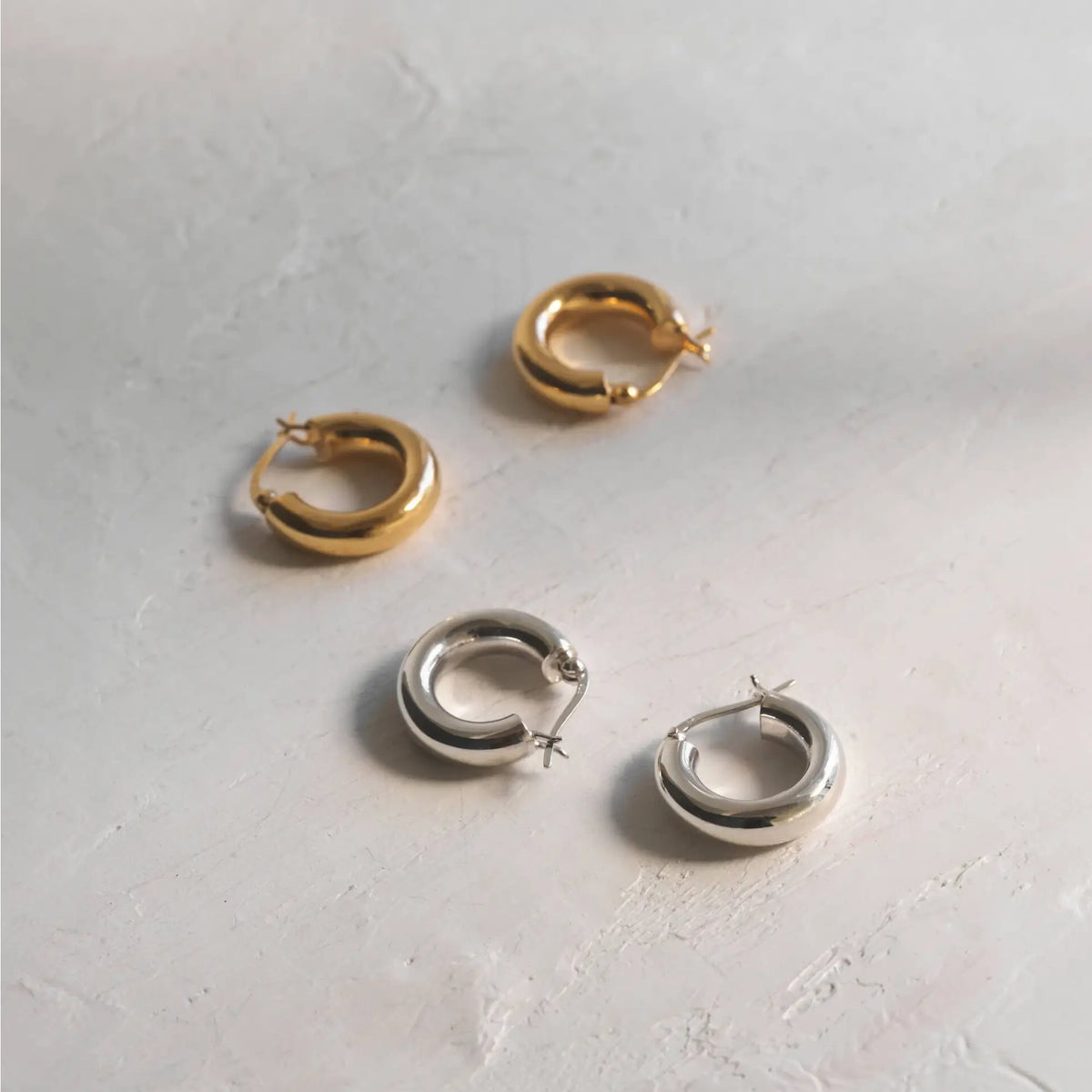 plump-hoop-pierce-01.webp?crop