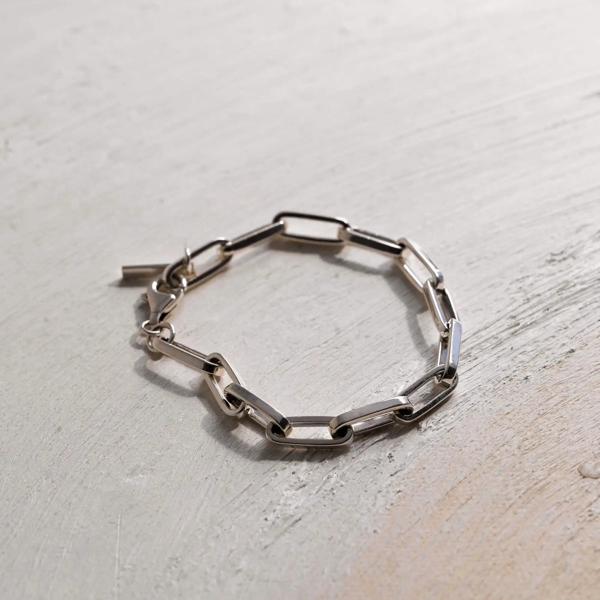 スクエアチェーンブレスレット | 直線的なフォルムがモードなシルバー