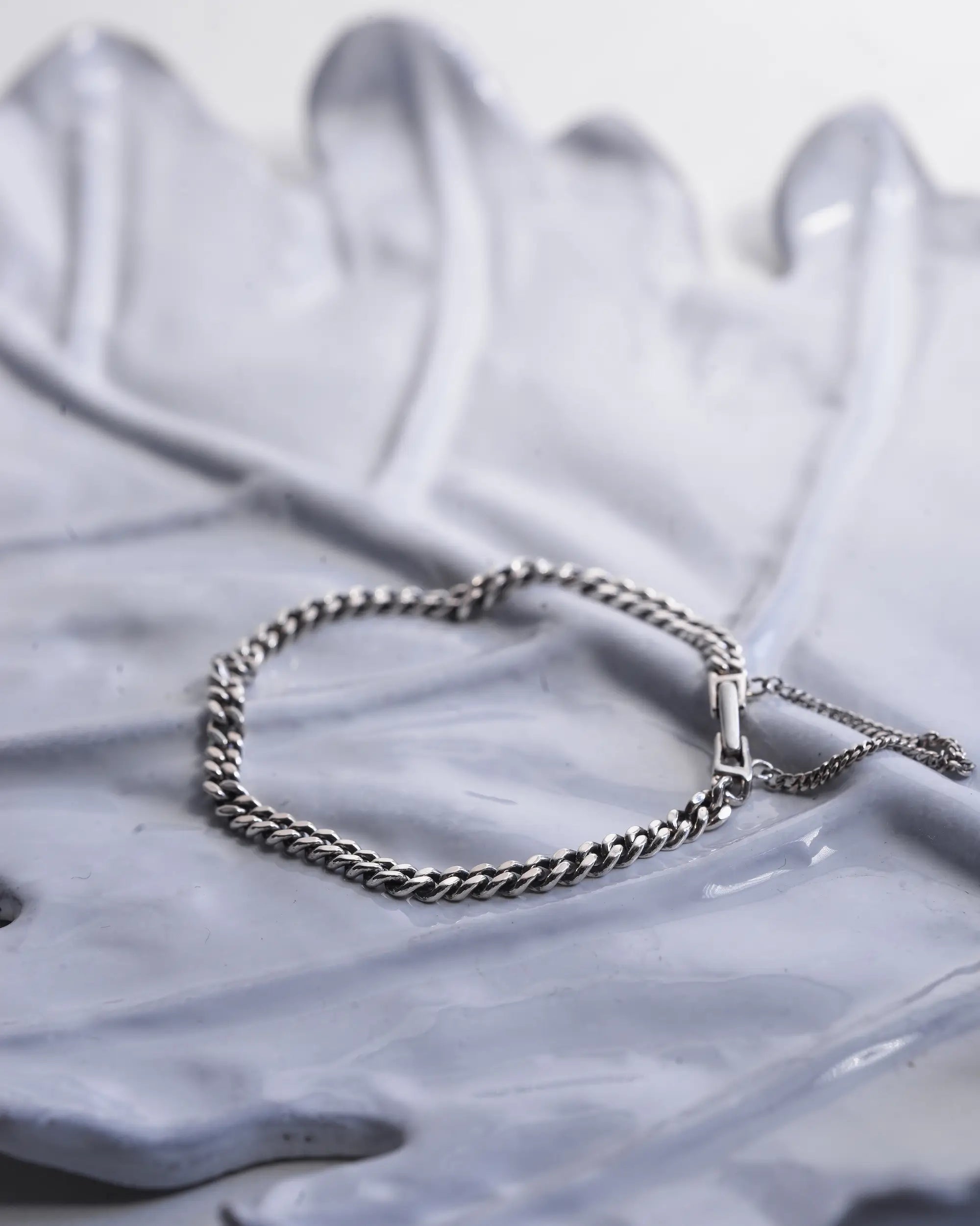 ヨークチェーンブレスレット シルバー | メンズ・レディース問わず使えるジェンダーレスなフォルム